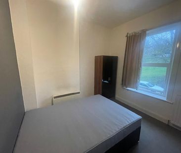 Cross Park Street, Batley - Photo 3