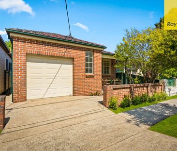 STYLISH BRICK HOME WITH SPACE, COMFORT & LOCATION - Photo 2