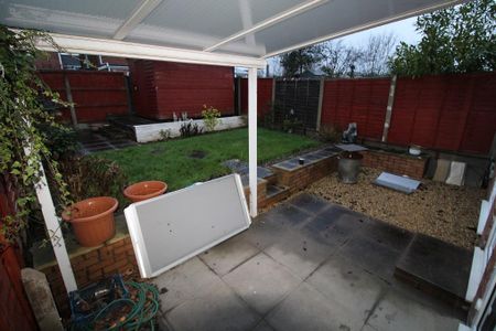 2 bedroom bungalow to rent - Photo 2