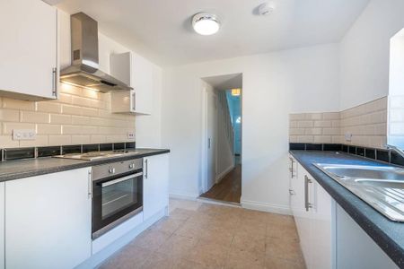 2 bedroom terraced house to rent - Photo 5