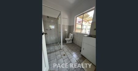 Fresh painting 4 bedroom townhouse for lease! - Photo 5