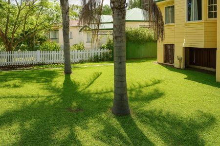 “3 BEDROOM HOUSE IN A QUIET STREET” - Photo 4