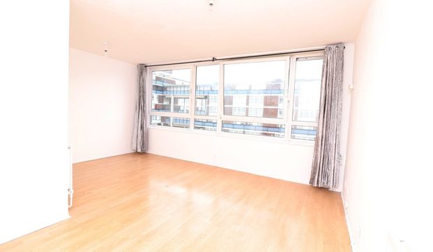 Hedley House, Stewart Street, Isle of Dogs, London E14 - Photo 1