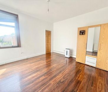 3 bedroom semi-detached house to rent - Photo 6