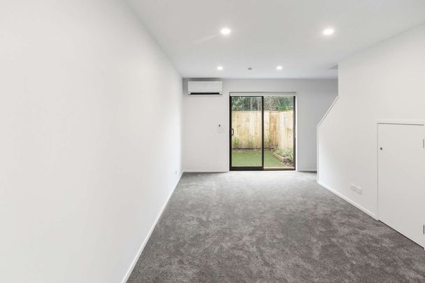 Te Atatu Peninsula Living! - Photo 1