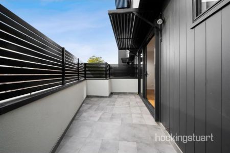 Perfectly positioned - Photo 4