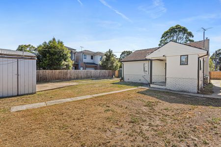 207 Oriel Road, Heidelberg West VIC 3081 - Photo 3