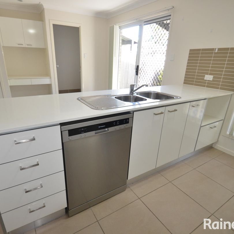 Level 1, 21/30 Allingham St, Kuraby, QLD 4112 - Photo 1