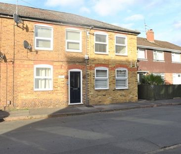 Alma Road, Eton Wick, Windsor,SL4 - Photo 1