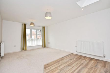 2 bedroom coach house to rent - Photo 2