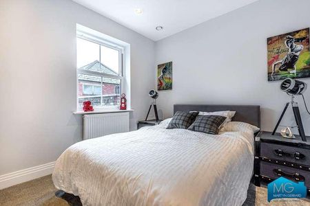 High Road, North Finchley, London, N12 - Photo 2