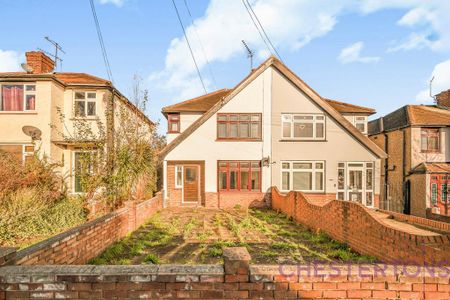 3 bedroom semi-detached house to rent - Photo 5