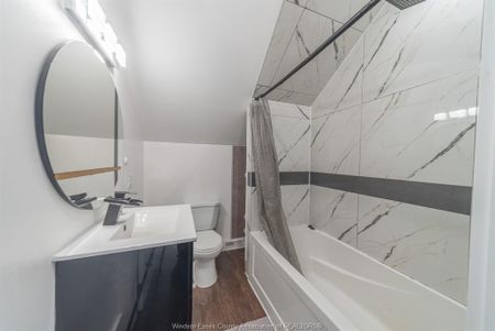 For Lease - 1354 MCKAY Avenue, Windsor, Ontario - Photo 2