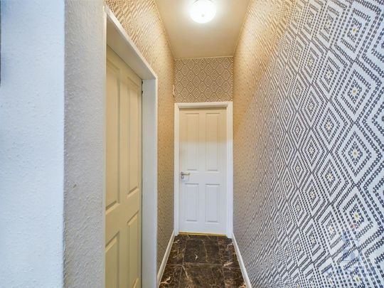 4 bedroom house of multiple occupation to rent - Photo 1