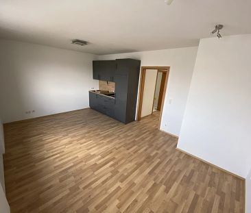 Zentral gelegene Single-Wohnung mit neuem Küchenblock in Ried - Foto 3