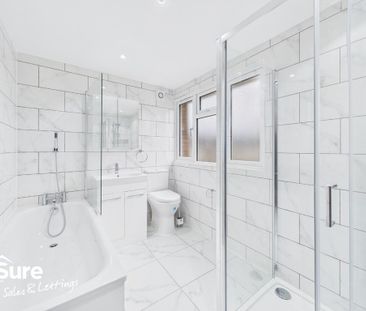 3 bedroom end of terrace house to rent - Photo 2