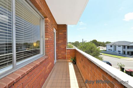 Elegantly designed and fully furnished two-bedroom apartment - Photo 5