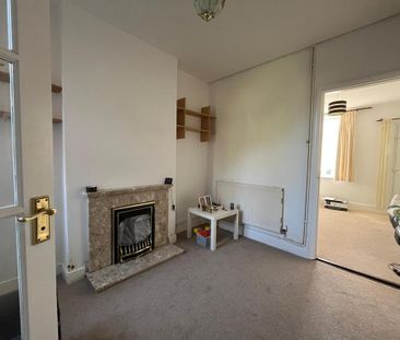 2 bedroom semi-detached house to rent - Photo 4