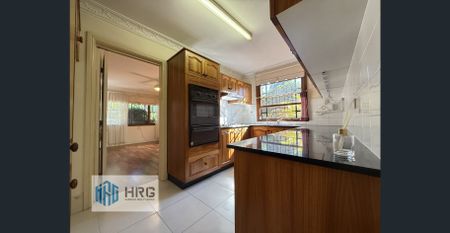 Great Home in a Leafy, Well-Connected Neighbourhood - Photo 3