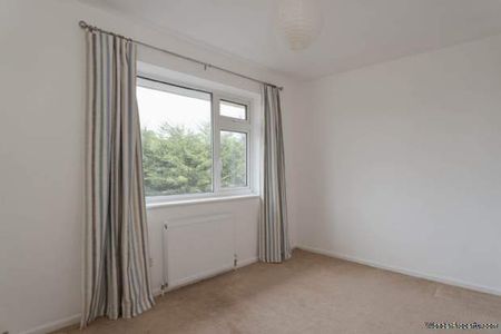 2 bedroom property to rent in Epsom - Photo 3