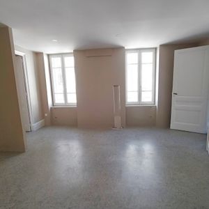 : Appartement 90 m² à Feurs - Photo 2