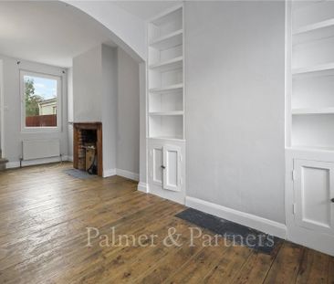 3 bedroom terraced house to rent - Photo 2