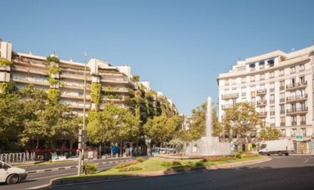 Glorieta de Ruiz Giménez, Madrid, Community of Madrid 28015 - Photo 4