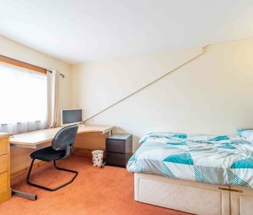 2 Neville Terrace - Photo 5