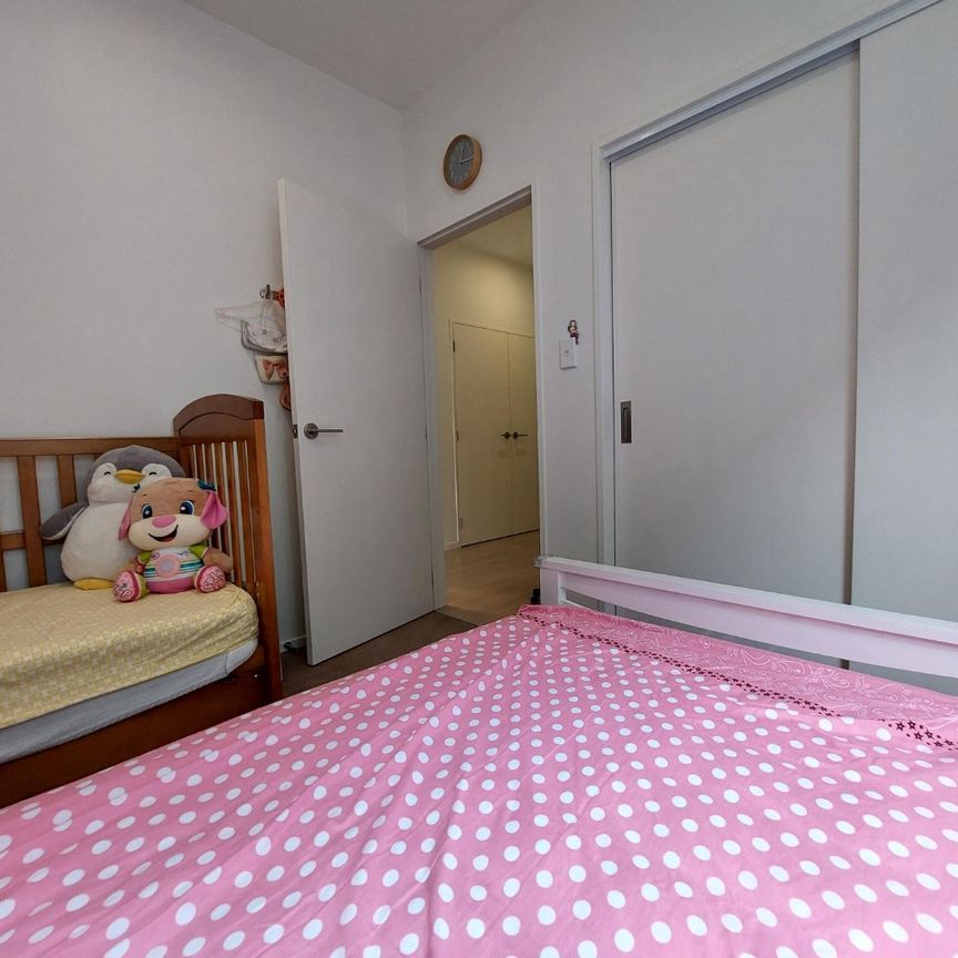 Neat as a pin! - Photo 1