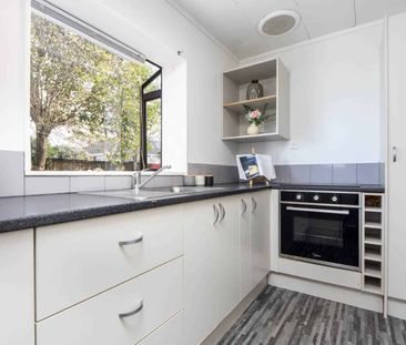 2 Bed 1 Bath in Pakuranga - Photo 4