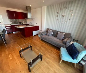 2 bedroom Flat To Let - Photo 2