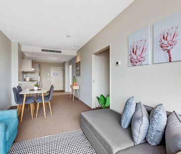 Fully Furnished, 2 Double bedrooms *carpark not included* - Photo 1