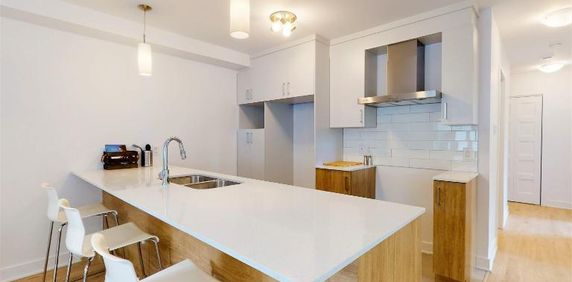 MOIS GRATUIT - APPARTEMENT 4½ À LOUER POUR JUILLET - ST-CHARLES - Photo 2