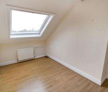 3 bedroom apartment to rent - Photo 3