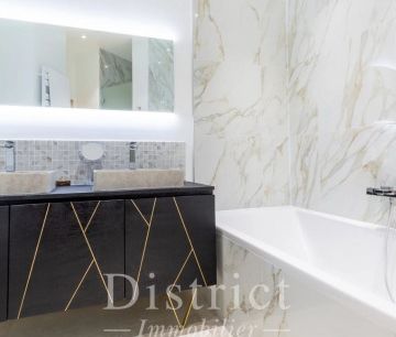 Appartement • Saint Philippe du Roule - Photo 1