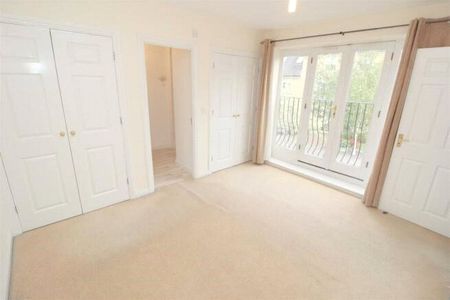 4 bedroom townhouse to rent Clegg Square, Shenley Lodge, Milton Keynes, Buckinghamshire, MK5 - Photo 3
