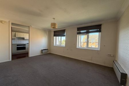 2 bedroom flat to rent - Photo 2