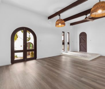 16 Londonderry Drive, Killarney Heights NSW 2087 - House For Rent |... - Photo 1