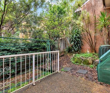 Spacious and beautifully presented villa surrounded by lovely garde... - Photo 3