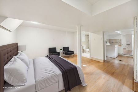 For Lease - 681 Scarlett Road Unit# Basement, Toronto, Ontario - Photo 2