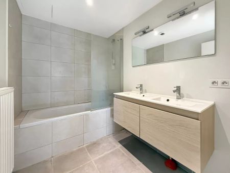 TRES BEL APPARTEMENT PROCHE DE LA GARE - Photo 4