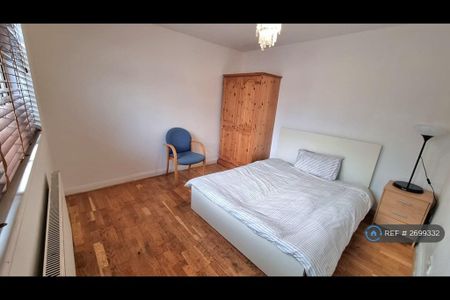 1 bedroom in a house share to rent - Photo 3