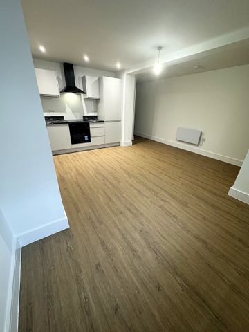 Meanwood Road, Leeds, West Yorkshire - Photo 2