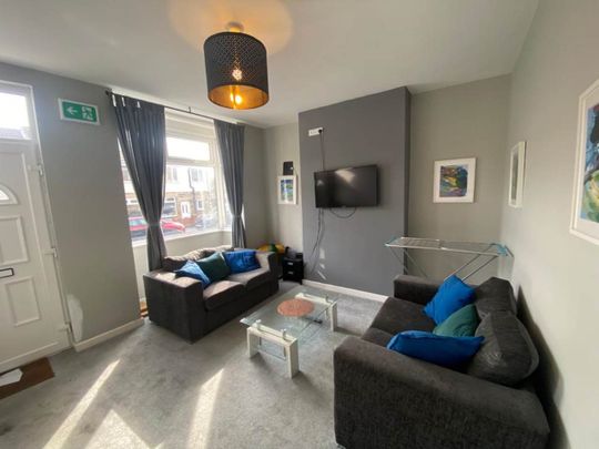 Vermont Street (Room 2), Bramley, Leeds - Photo 1