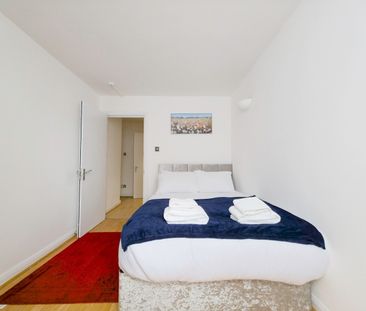 4 Bed Flat, Johnson Street, E1 - Photo 6