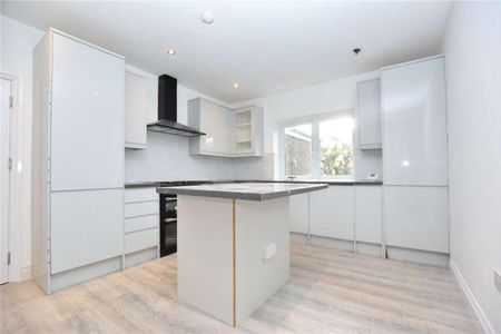 South Norwood Hill, London, SE25 - Photo 2