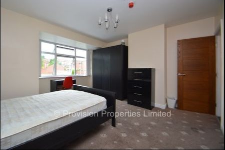 4 Bedroom Houses Near The Leeds University - Photo 5