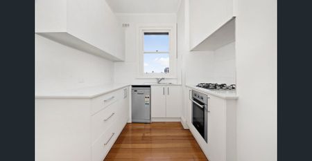 DELIGHTFUL OLDER STYLE - Photo 3