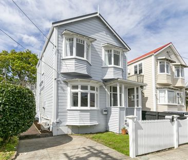 8 Moir Street, Mount Victoria - Photo 4