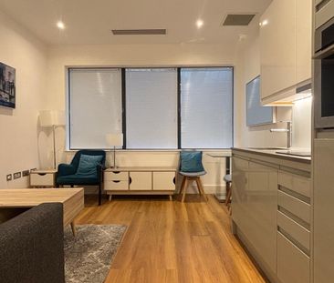 Atria House, Berkshire, SL1 - Photo 2